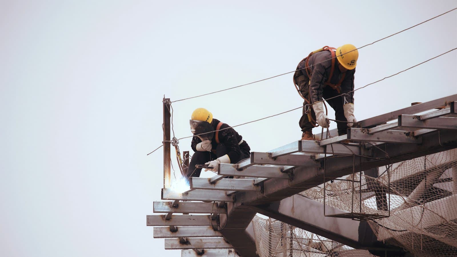 Cách bảo trì cổng chào ngoài trời bền đẹp theo thời gian