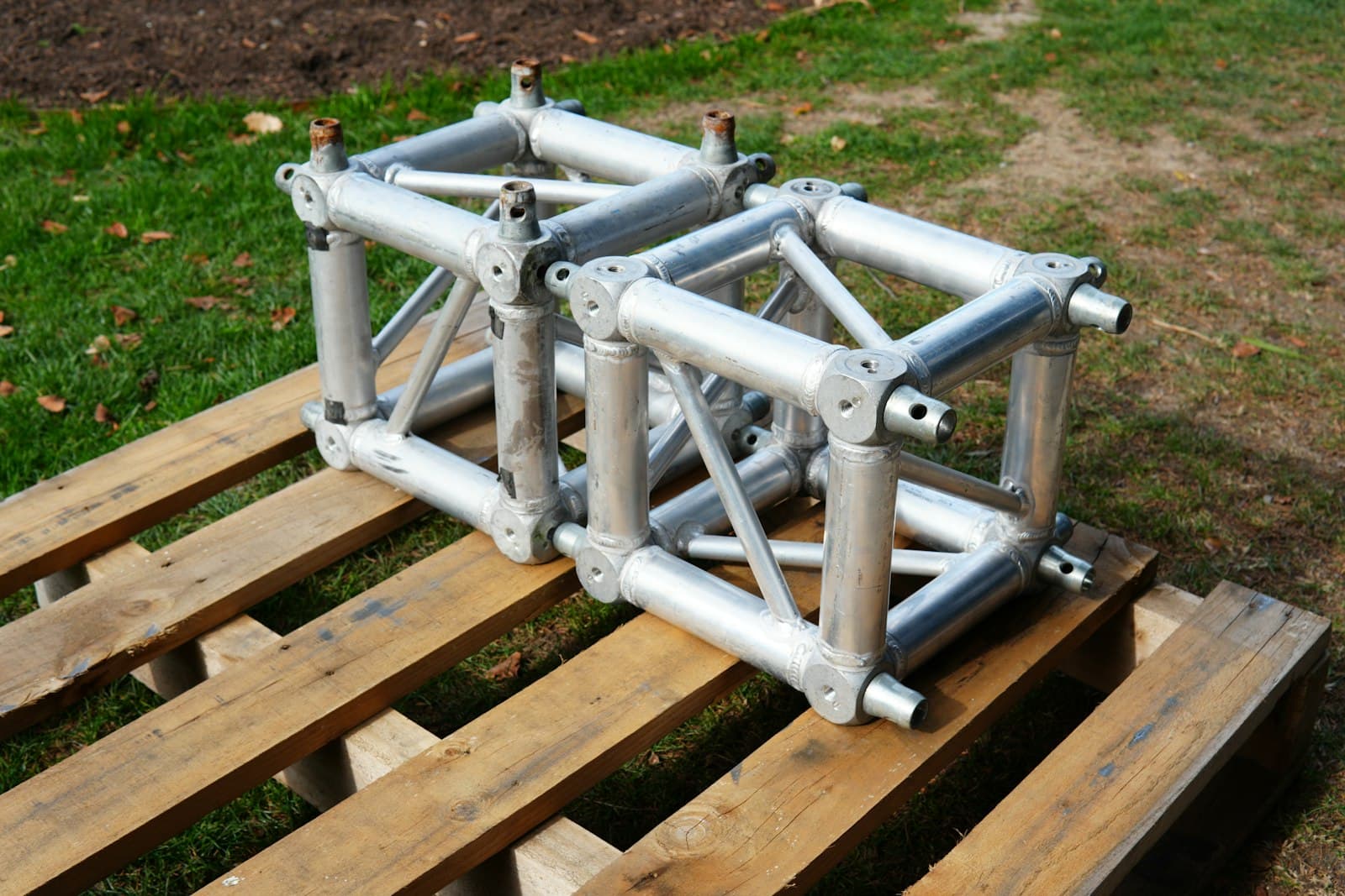 So sánh cổng hơi, khung Truss và bạt Hiflex - nên chọn loại nào?